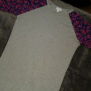 NWOT Lularoe tee
